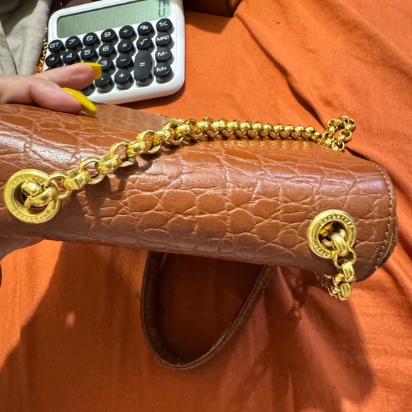 Burberry Brown Leather Crossbody Bag with Gold Chain - Picture 5 of 15